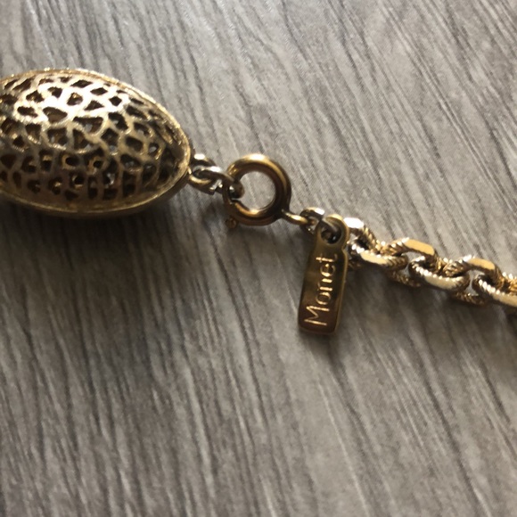 Extra long vintage Monet gold tone necklace - Picture 3 of 5